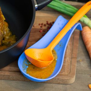 Die Löffelablagen aus Silikon sind als Küchenhelfer unersätzlich fürs Kochen, Backen und die tägliche Küchenarbeit. Die gebrauchten Koch- und Backlöffel können ganz einfach auf die Ablage gelegt werden, ohne dabei die Küchenplatte zu verschmutzen.