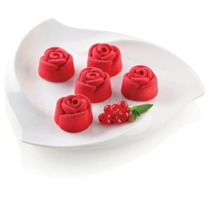 Die Silikon Backform 15 ROSEN ist die ideale Backform für Valentinstag, Muttertag oder jegliche anderen Anlässe. Die kleinen Rosen haben eine praktische Grösse, damit man sie als Snack servieren kann. Die Rosen sehen zudem auch sehr schön aus auf dem Teller.