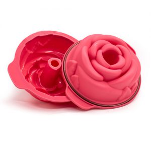Eine der schönsten Backformen ist die Silikon Backform Rose 18 cm aus dem Onlineshop von https://stonefield.ch Die fein gestalteten Rosenblätter machen aus einem Kuchen im Rosenmotiv etwas ganz besonderes
