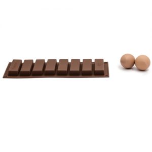 Grosse Silikonform zum Herstellen von Schokolade und Schokoladeriegel. Die abgekühlte Schokolade lässt sich leicht aus der Silikon Pralinenform lösen.